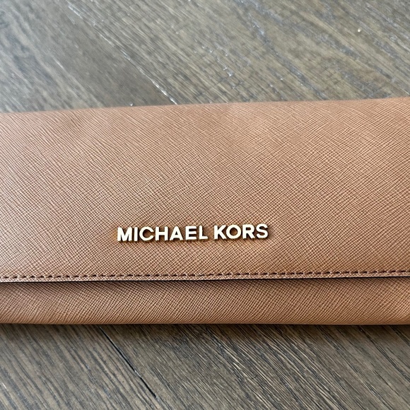 Michael Kors Purse & Wallet - Picture 1 of 5